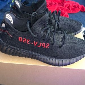 YEEZY BOOST V2 Bred